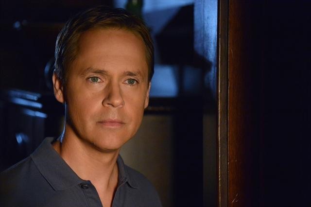 Chad Lowe در صحنه سریال تلویزیونی دروغ گوهای کوچک زیبا