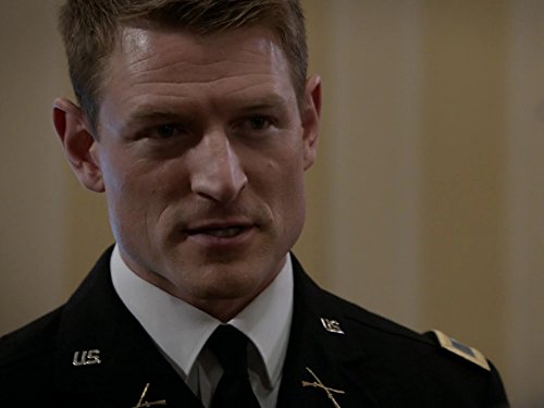 Philip Winchester در صحنه سریال تلویزیونی ۲۴: یک روز دیگر زنده بمان