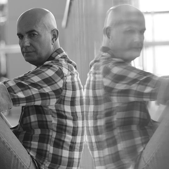 تصویری شخصی از علی عمرانی، بازیگر و کارگردان سینما و تلویزیون