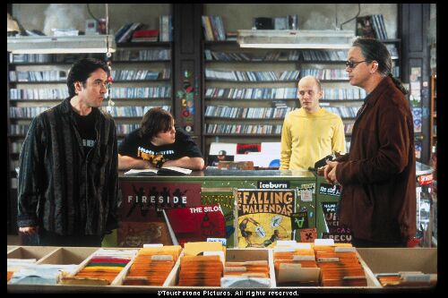 Todd Louiso در صحنه فیلم سینمایی وفاداری بزرگ به همراه تیم رابینز، جان کیوسک و جک بلک