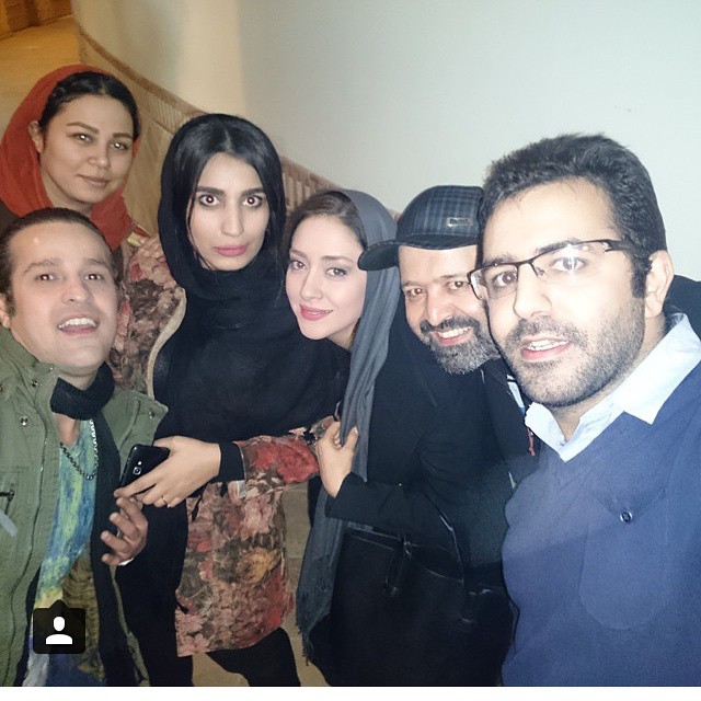 تصویری از بهاره کیان‌افشار، بازیگر سینما و تلویزیون در پشت صحنه یکی از آثارش