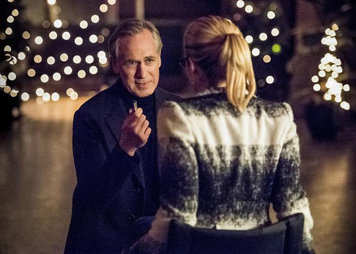 Tom Amandes در صحنه سریال تلویزیونی پیکان