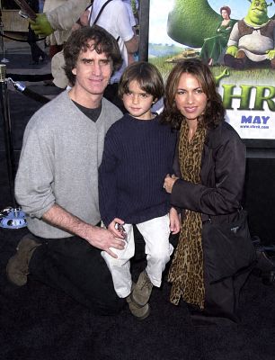 Susanna Hoffs در صحنه فیلم سینمایی شرک به همراه Jay Roach