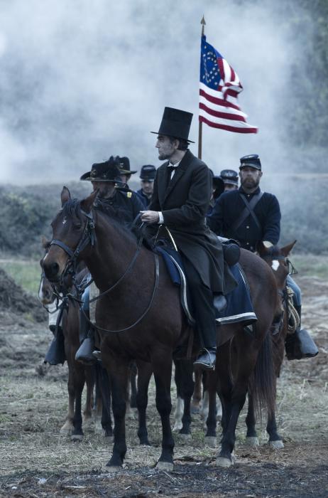 دانیل دی-لوئیس در صحنه فیلم سینمایی لینکلن