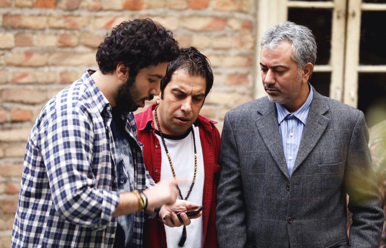 محمدرضا هدایتی در صحنه سریال تلویزیونی آخر خط به همراه علی صبوری و عباس جمشیدی‌فر