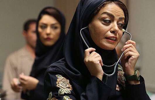 شقایق فراهانی در صحنه فیلم سینمایی گذر موقت به همراه شبنم فرشادجو