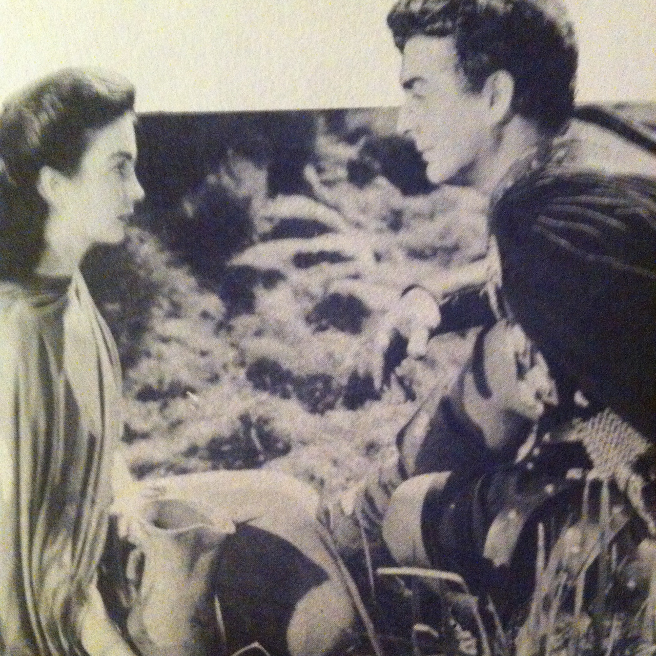 Victor Mature در صحنه فیلم سینمایی Androcles and the Lion به همراه جین سیمونز