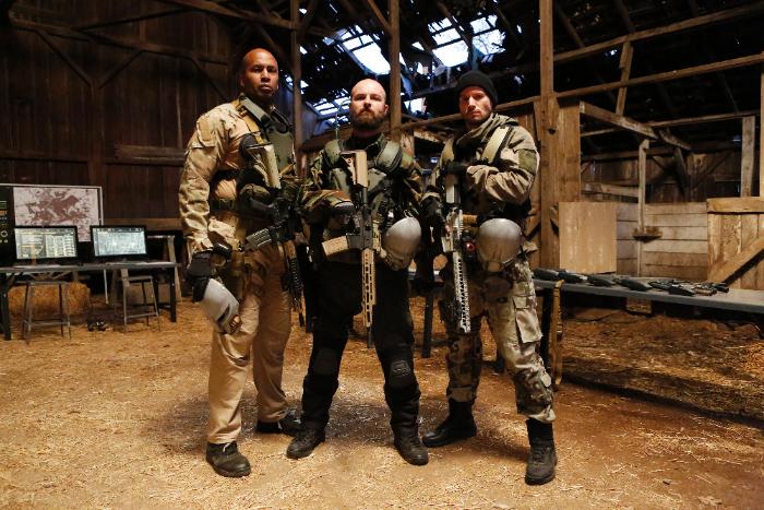 Justin Morck در صحنه سریال تلویزیونی ماموران شیلد