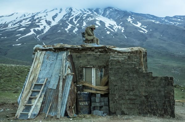  فیلم سینمایی اینجا کسی نمی‌میرد به کارگردانی حسین کندری
