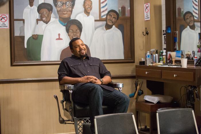 Ice Cube در صحنه فیلم سینمایی آرایشگاه: اصلاح بعدی
