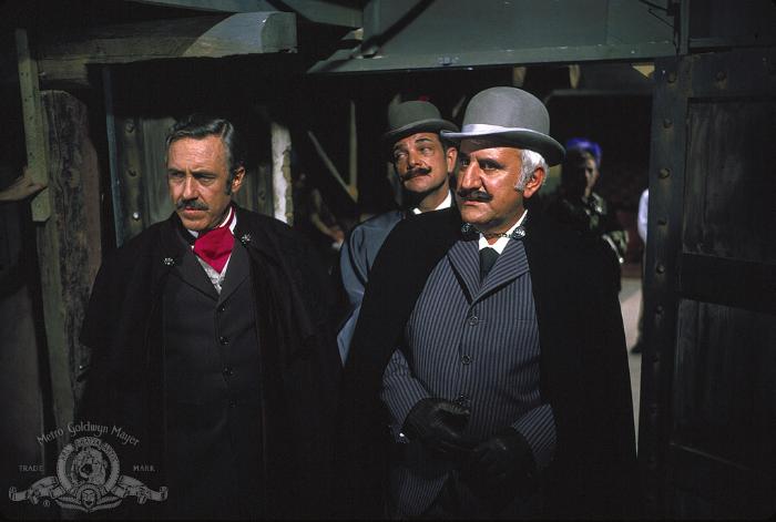 Adolfo Celi در صحنه فیلم سینمایی Murders in the Rue Morgue به همراه Peter Arne و جیسون روباردز