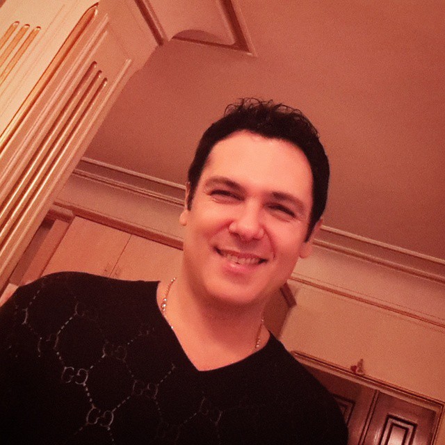 تصویری شخصی از کوروش تهامی، بازیگر سینما و تلویزیون