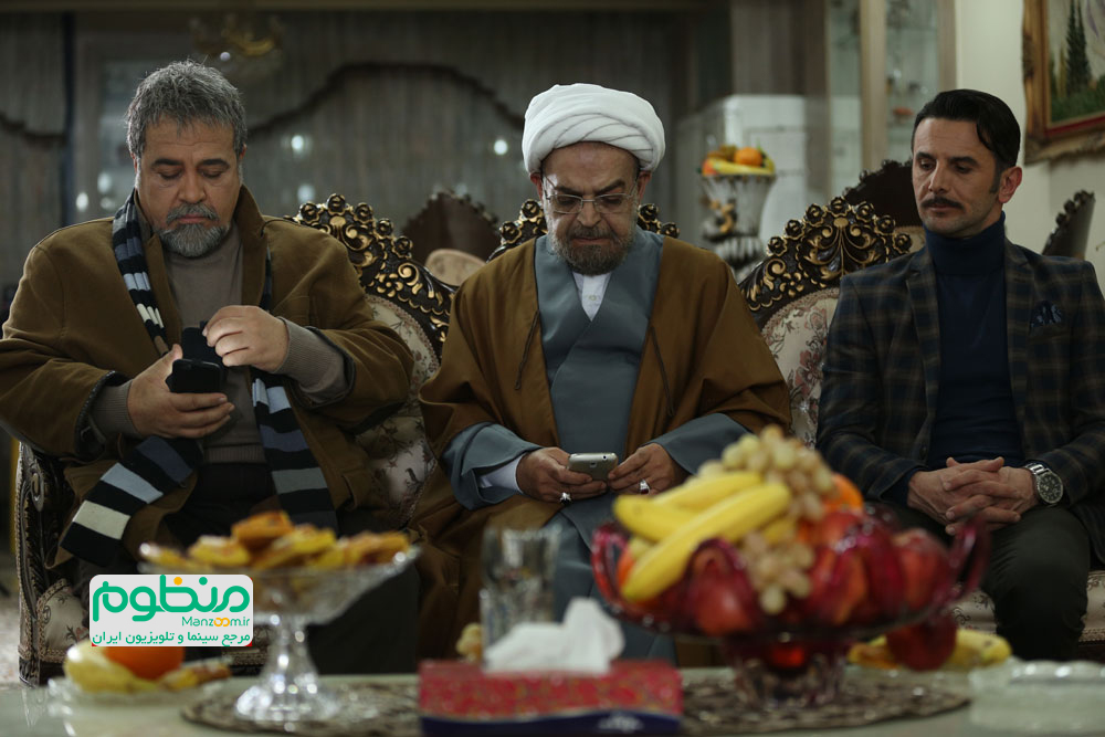 امین حیایی در صحنه فیلم سینمایی سه بیگانه به همراه محمدرضا شریفی‌نیا و حمید لولایی