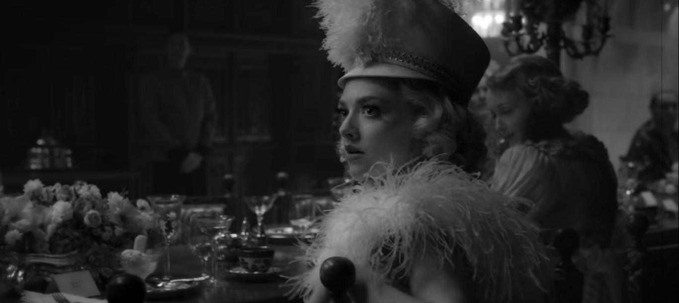 Amanda Seyfried در صحنه فیلم سینمایی منک