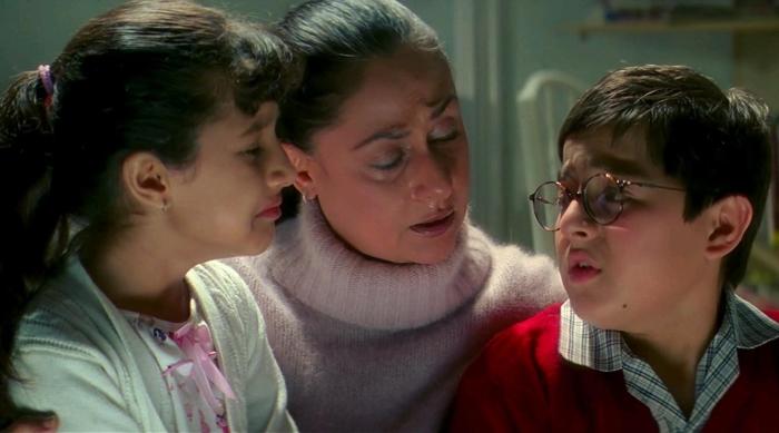 Jaya Bhaduri در صحنه فیلم سینمایی شاید فردایی نباشد به همراه Athit Naik و Princey Shukla