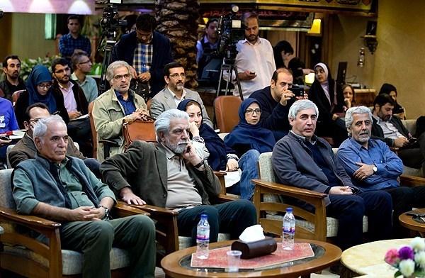 محمود کلاری در نشست خبری فیلم سینمایی بادیگارد به همراه ابراهیم حاتمی‌کیا
