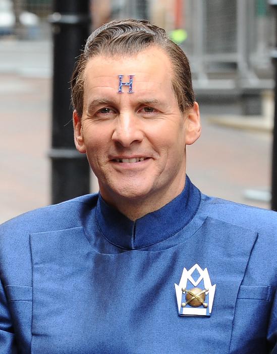 Chris Barrie در صحنه سریال تلویزیونی Red Dwarf