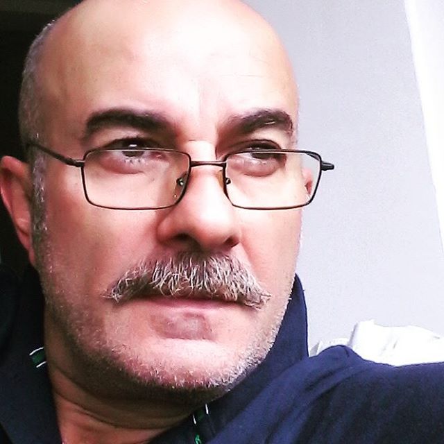 تصویری شخصی از علی عمرانی، بازیگر و کارگردان سینما و تلویزیون