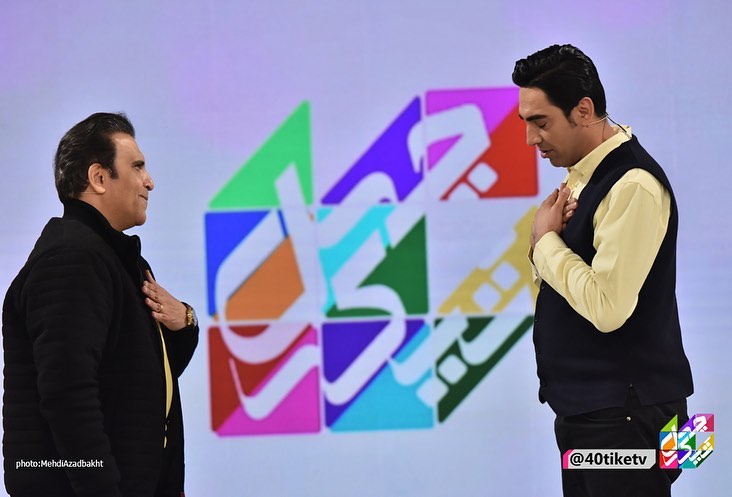 مهران امامیه در صحنه برنامه تلویزیونی چهل تیکه به همراه محمدرضا علیمردانی