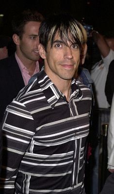 Anthony Kiedis در صحنه فیلم سینمایی کوکائین