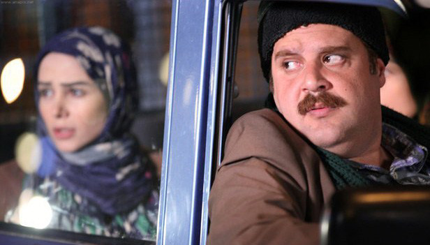 هومن برق‌نورد در صحنه سریال تلویزیونی دودکش به همراه الناز حبیبی