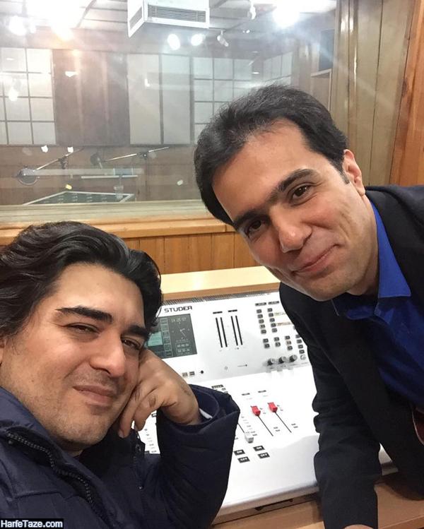 تصویری از سعید توکلی، بازیگر و مجری سینما و تلویزیون در حال بازیگری سر صحنه یکی از آثارش