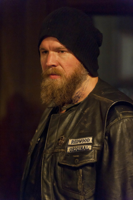 Ryan Hurst در صحنه سریال تلویزیونی فرزندان آشوب