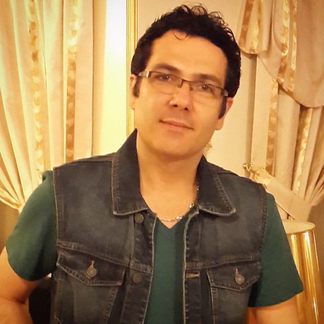 تصویری شخصی از کوروش تهامی، بازیگر سینما و تلویزیون