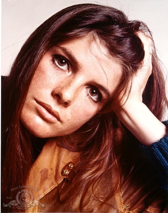 Katharine Ross در صحنه فیلم سینمایی فارغ التحصیل