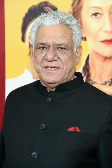 Om Puri در صحنه فیلم سینمایی سفر صد پایی