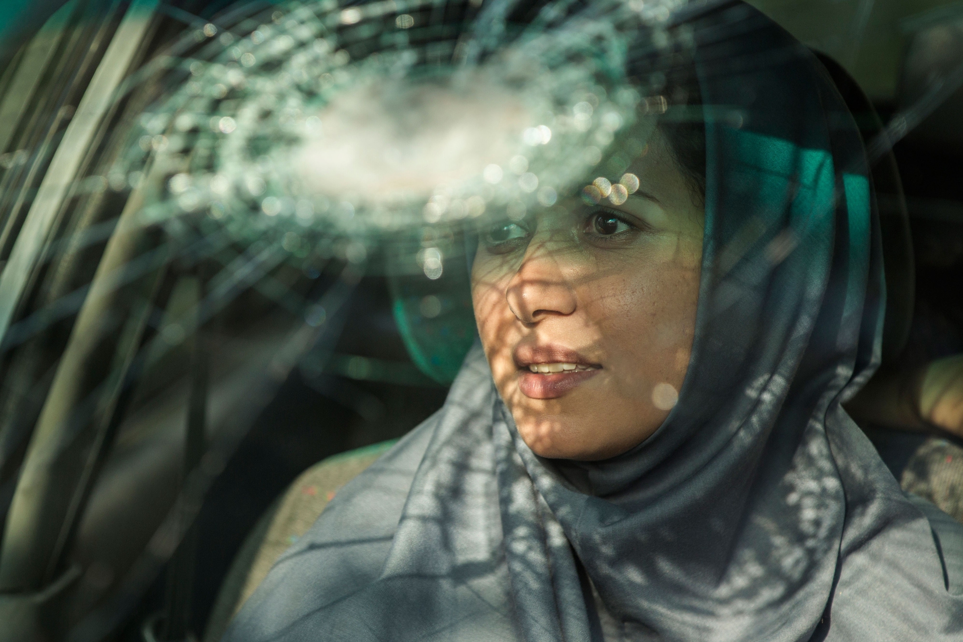 پریناز ایزدیار در صحنه فیلم سینمایی تابستان داغ