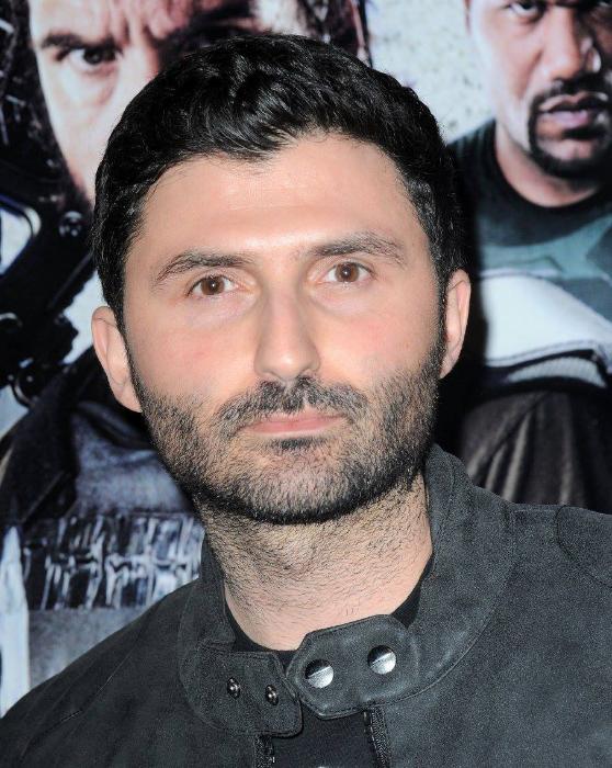 Nazo Bravo در صحنه فیلم سینمایی Vigilante Diaries