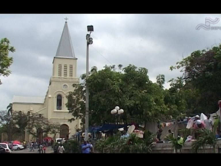  فیلم سینمایی هائیتی زنده است به کارگردانی عابدین مهدوی