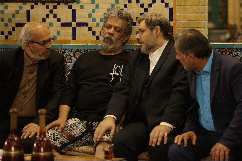 حسن پورشیرازی در صحنه سریال تلویزیونی برادر به همراه سیدمهرداد ضیایی