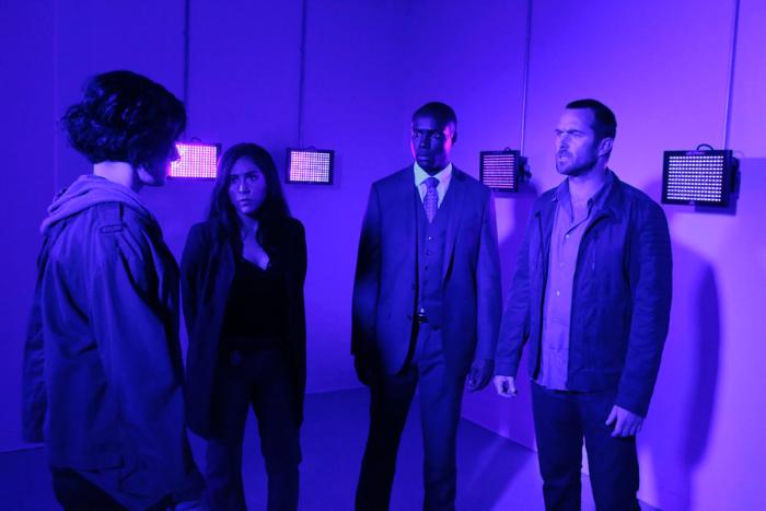 Audrey Esparza در صحنه سریال تلویزیونی نقطه کور به همراه Jaimie Alexander، Sullivan Stapleton و Rob Brown