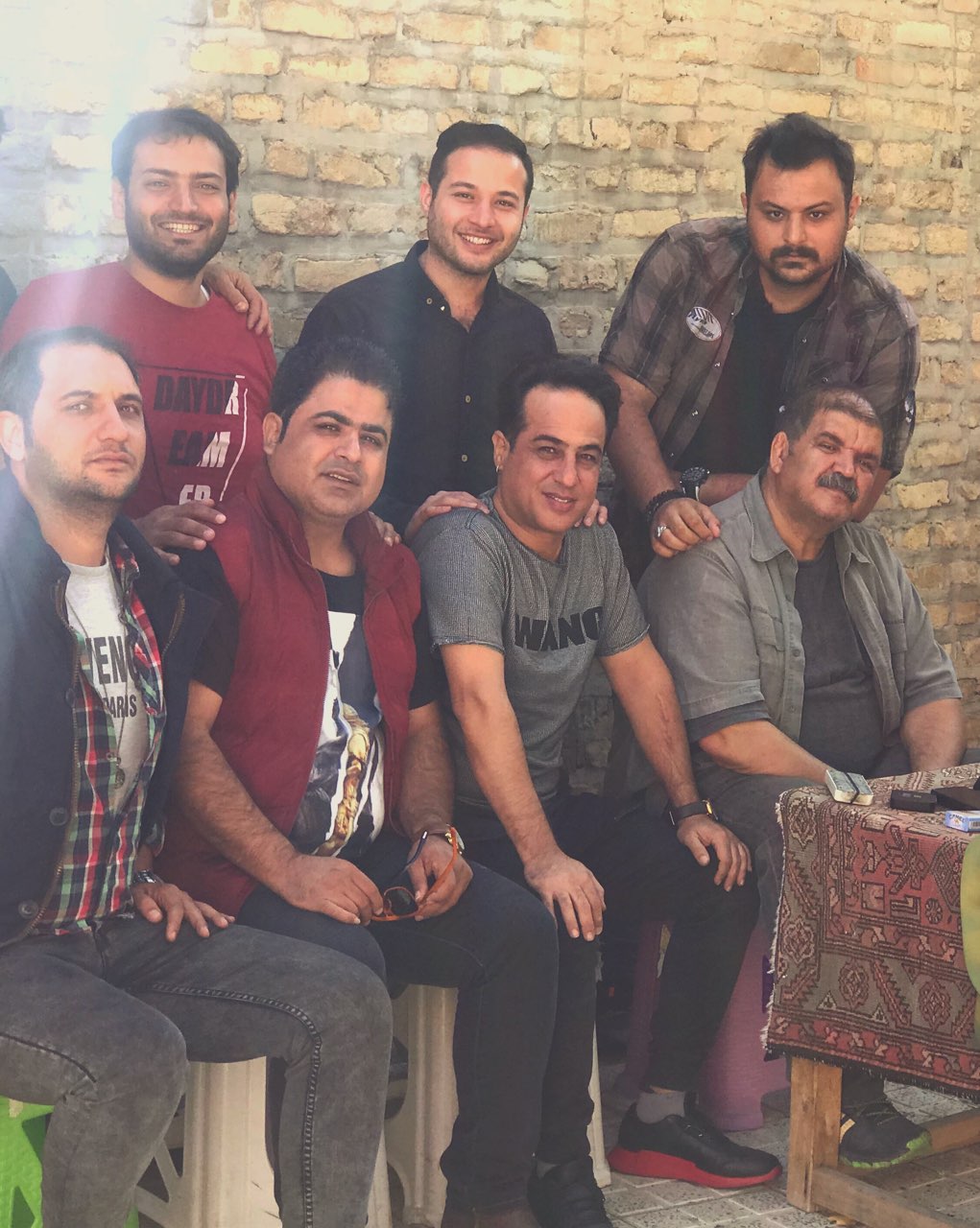 محمد حسن‌زاده در پشت صحنه سریال تلویزیونی مس به همراه رامین راستاد، رامین الماسی و کیانوش گرامی