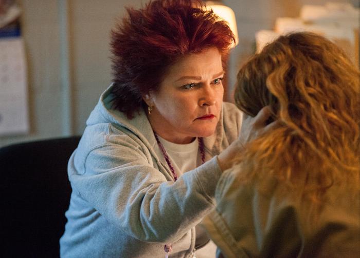 کیت مولگرو در صحنه سریال تلویزیونی نارنجی سیاه، جدید است