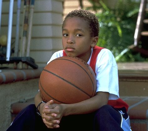 Jascha Washington در صحنه فیلم سینمایی خانه مامان گنده