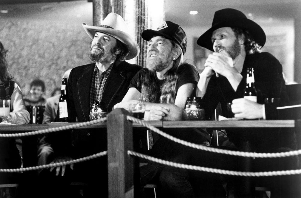 کریس کریستوفرسون در صحنه فیلم سینمایی Songwriter به همراه Rip Torn و Willie Nelson