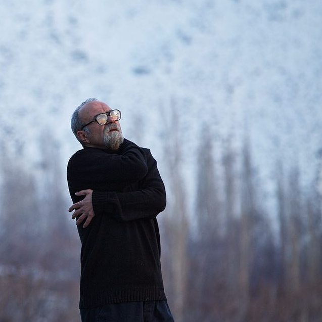 تصویری شخصی از علی عمرانی، بازیگر و کارگردان سینما و تلویزیون