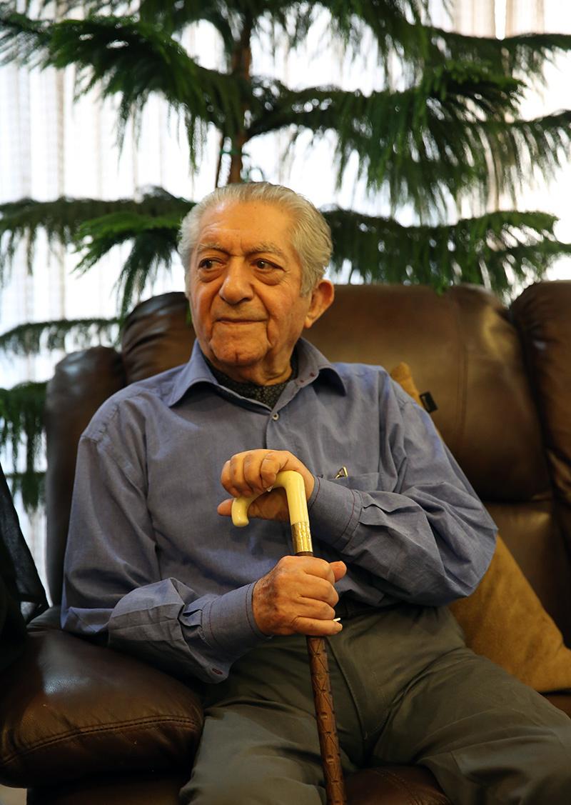 تصویری شخصی از عزت‌الله انتظامی، بازیگر و نویسنده سینما و تلویزیون