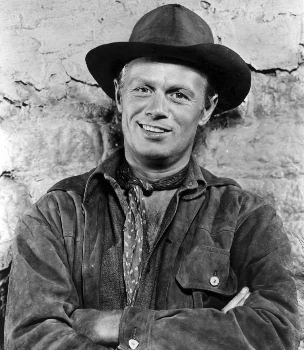 Richard Widmark در صحنه فیلم سینمایی Backlash