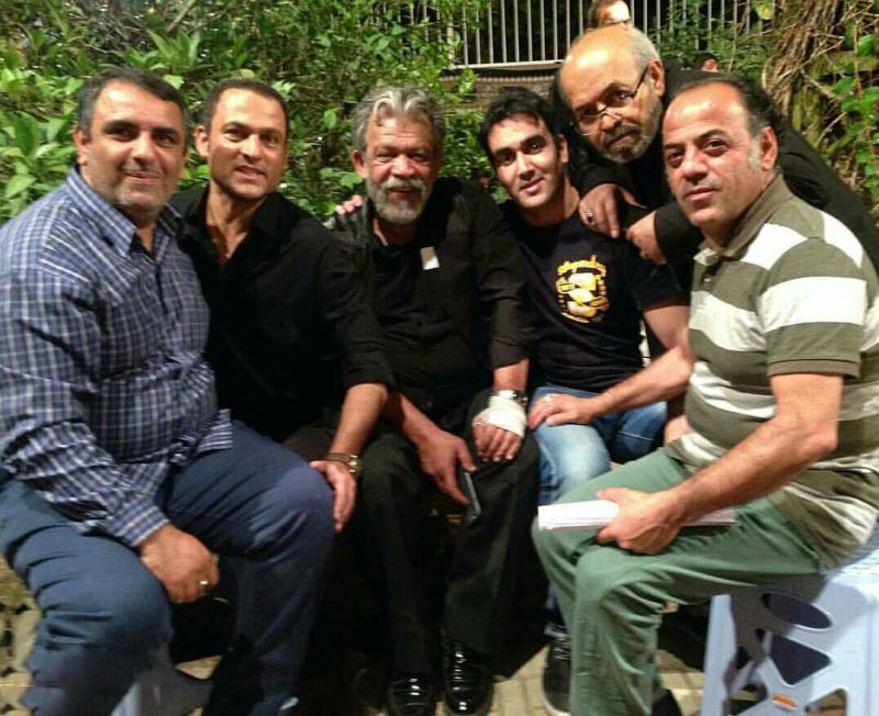 پوریا پورسرخ در پشت صحنه سریال تلویزیونی برادر به همراه جواد افشار، حسین یاری و حسن پورشیرازی