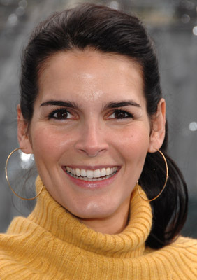  فیلم سینمایی هیولاها علیه بیگانگان با حضور Angie Harmon