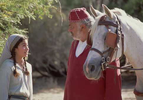 Biana Tamimi در صحنه فیلم سینمایی The Young Black Stallion به همراه ریچارد رومانوس