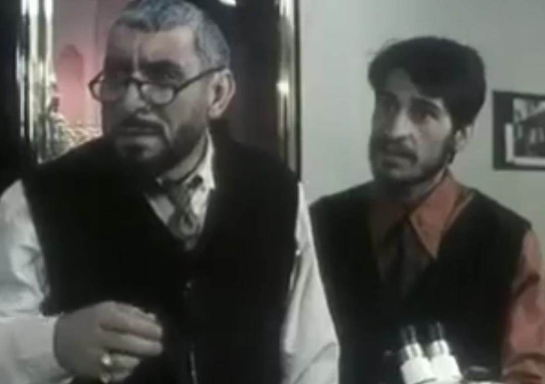 تصویری از علی ذاکری، بازیگر سینما و تلویزیون در پشت صحنه یکی از آثارش