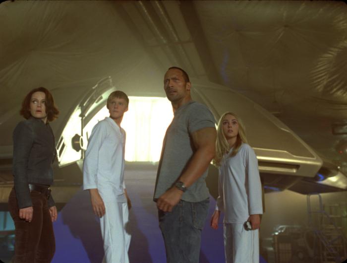 آناسوفیا راب در صحنه فیلم سینمایی به سوی ویچ مانتین (پیش به سوی کوه اسرار آمیز) به همراه دواین جانسون، کارلا گوجینو و Alexander Ludwig