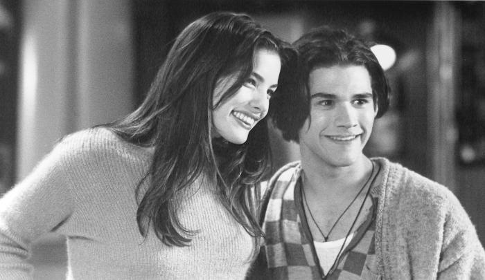 Johnny Whitworth در صحنه فیلم سینمایی Empire Records به همراه Liv Tyler