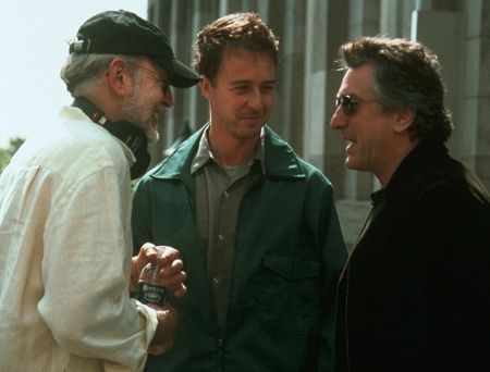 فرانک اوز در صحنه فیلم سینمایی امتیاز به همراه رابرت دنیرو و ادوارد نورتون