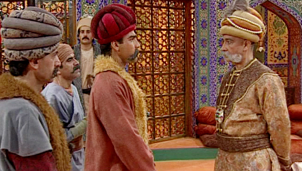 محمود‌ پاک‌نیت در صحنه سریال تلویزیونی روشن‌تر از خاموشی